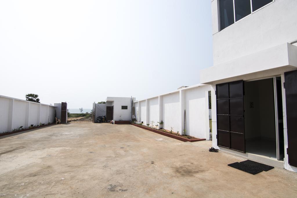 Ganesh Residency Hotel Puducherry Buitenkant foto