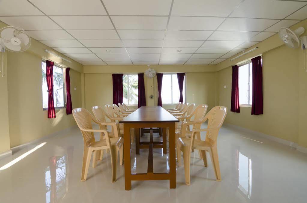 Ganesh Residency Hotel Puducherry Buitenkant foto